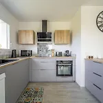 Moderne A Au Coeur De La Foret