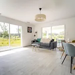 Moderne A Au Coeur De La Foret *